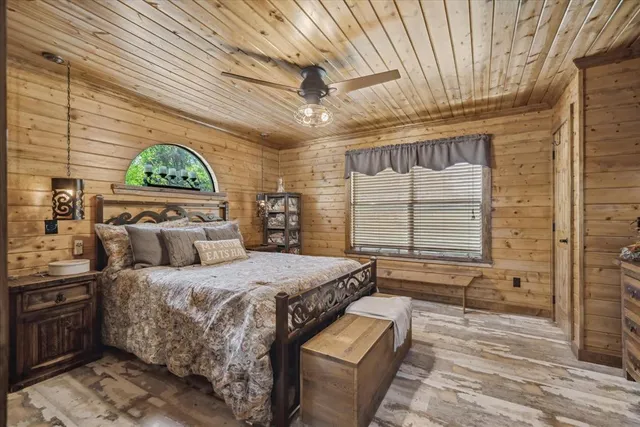 $1,949,900 | 902 County Road 3710, Edgewood, TX 75117