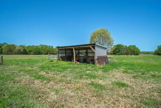 $1,949,900 | 902 County Road 3710, Edgewood, TX 75117