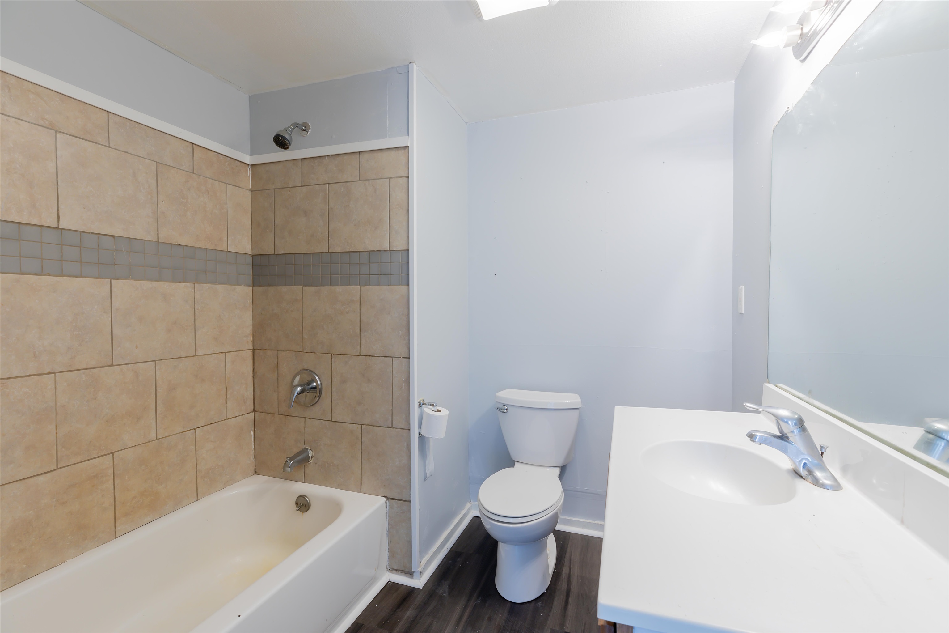 504 East Main Street Rio Grande, NJ 08242 - Photo 15 of 22 a bathroom with a sink toilet and bathtub