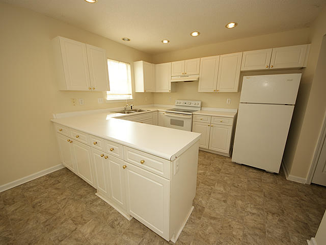 9243 Ayscough Road Summerville, SC 29485 - Photo 8 of 27 08