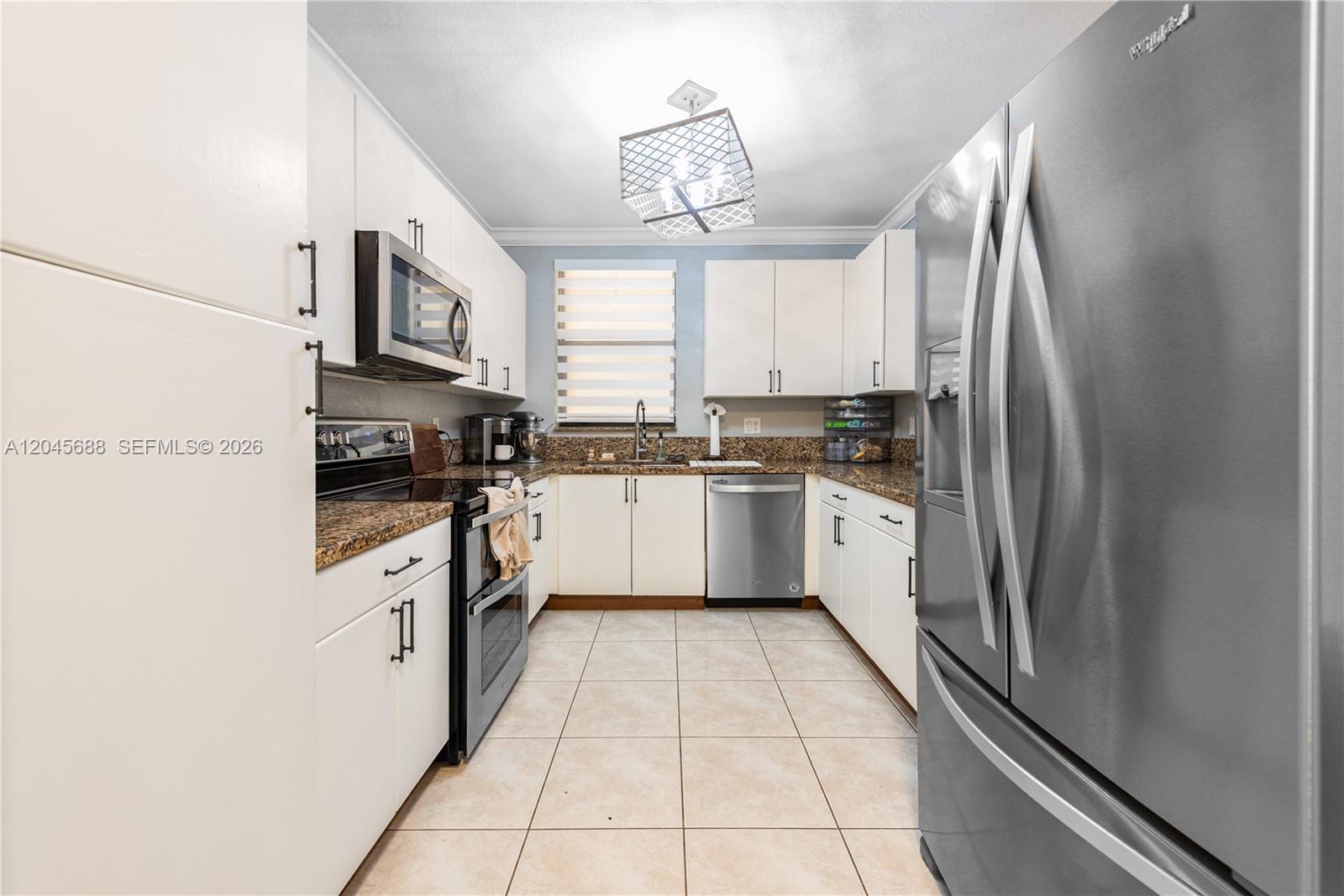 22807 Southwest 89th Path Cutler Bay, FL 33190 - Photo 11 of 43