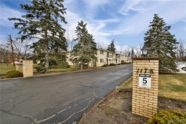 $1,450 | 1178 Indian Church Road, Unit 31, West Seneca, NY 14224