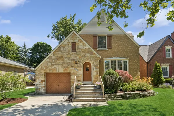 $549,999 | 564 Selborne Road, Riverside, IL 60546