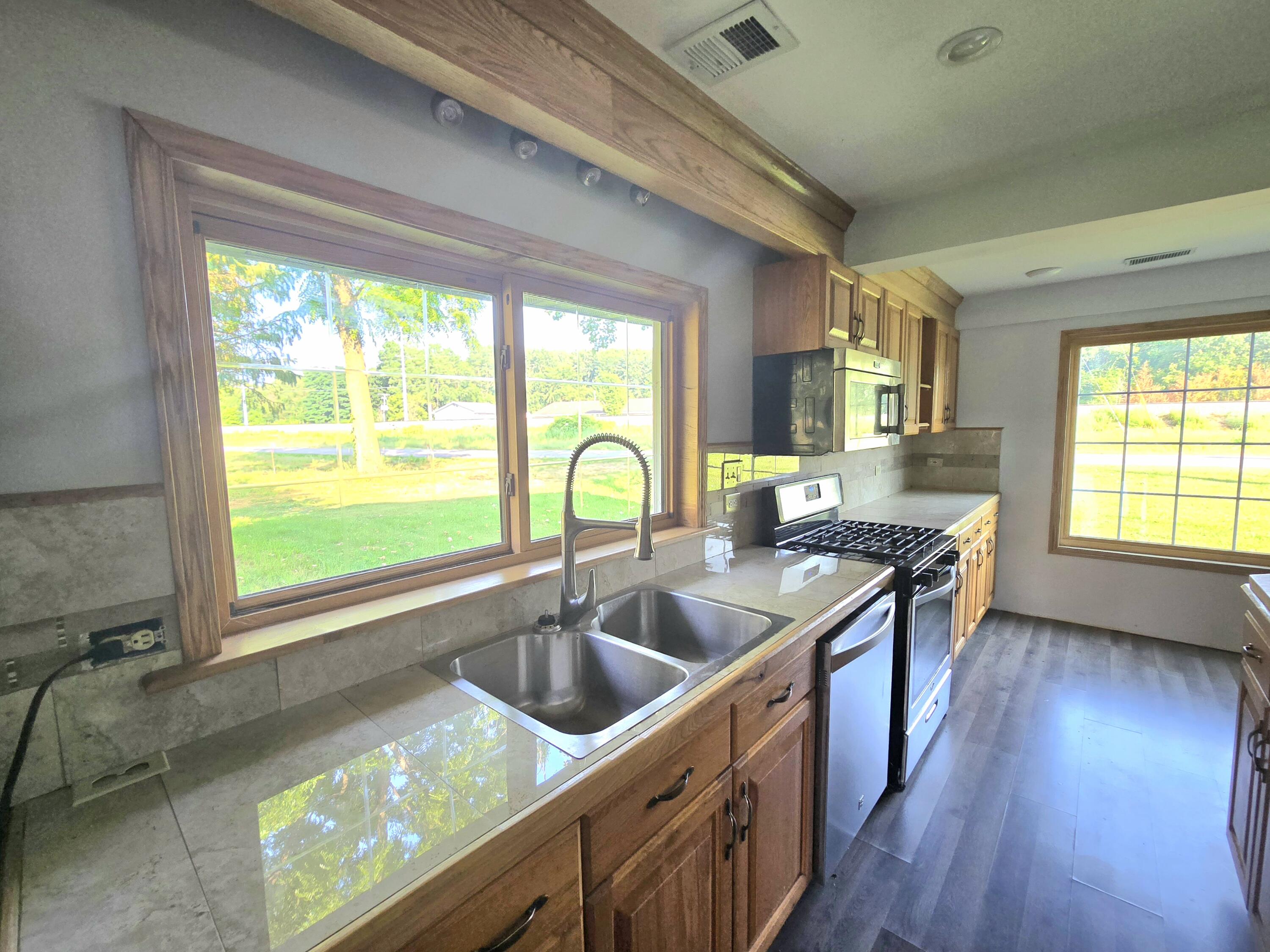 710 Ewing Road Lawton, MI 49065 - Photo 10 of 29 1000010523