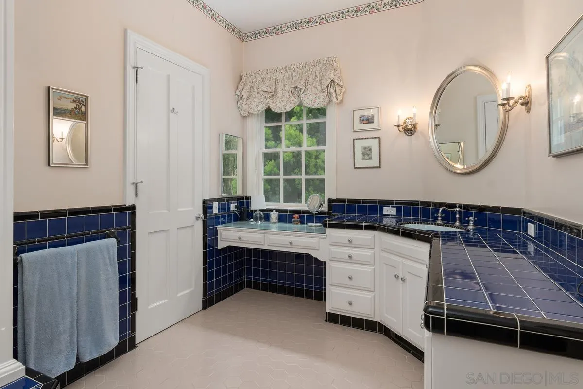 17032 Circa Oriente Rancho Santa Fe, CA 92067 - Photo 33 of 75