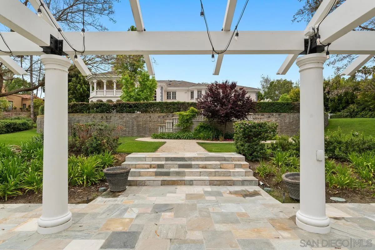17032 Circa Oriente Rancho Santa Fe, CA 92067 - Photo 55 of 75 a view of a yard with plants