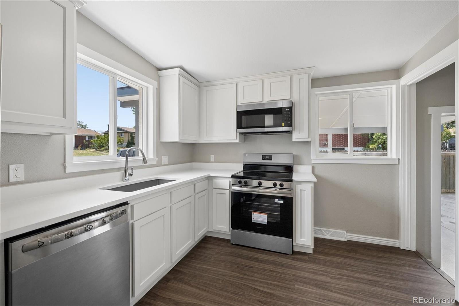 8661 Richard Road Denver, CO 80229 - Photo 4 of 26 Gallery Image 4