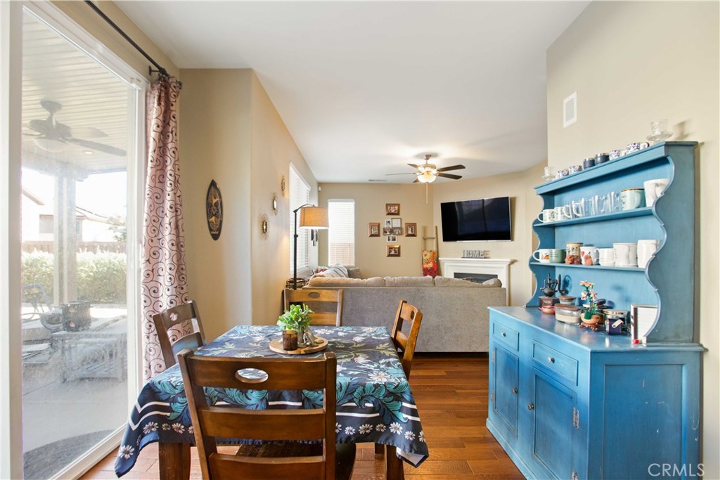 3866 Obsidian Road San Bernardino, CA 92407 - Photo 15 of 64 You can easily watch TV from both the kitchen and breakfast nook area.
