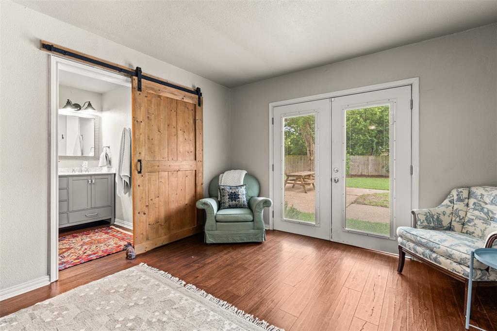 3116 Alexander Avenue Waco, TX 76708 - Photo 20 of 40 a living room with furniture and a window
