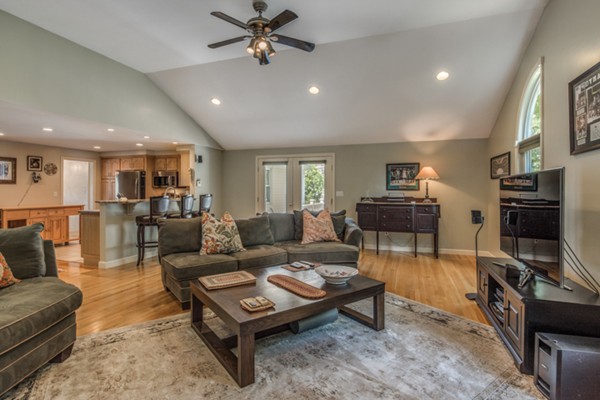 140 Spring Street Stoneham, MA 02180 - Photo 18 of 30