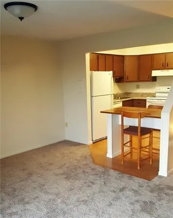 $950 | 609 Calais Drive, Unit 3208, Pittsburgh, PA 15237