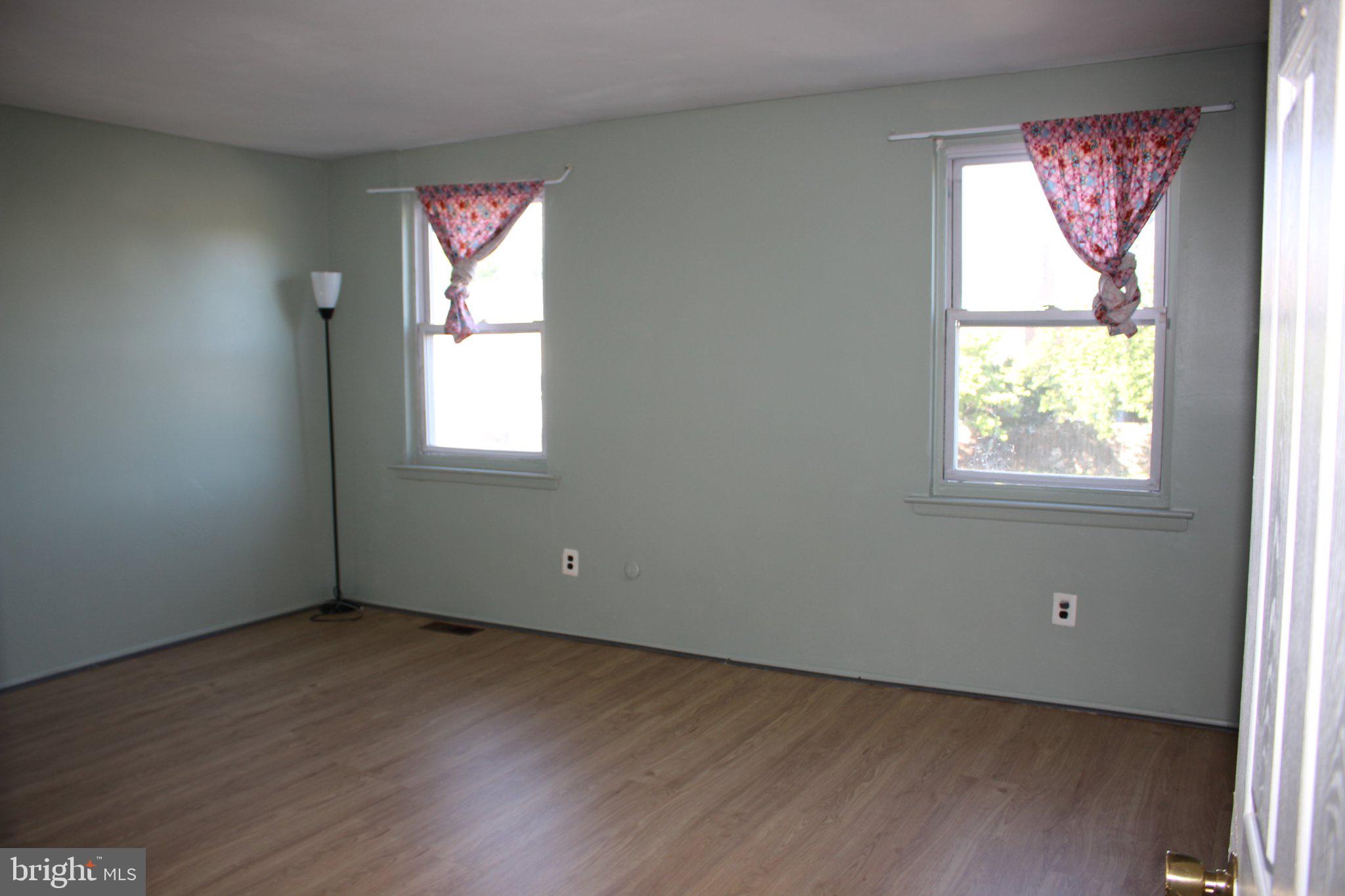 146 Oakmont Road Clementon, NJ 08021 - Photo 51 of 61 Bright and airy blank canvas space.