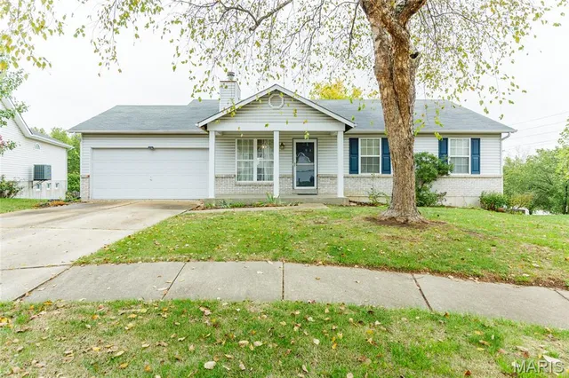 $335,000 | 11 Bryan Valley Court, O'Fallon, MO 63366