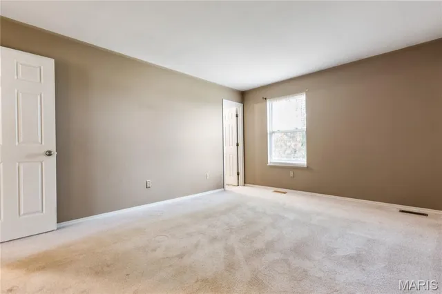 $335,000 | 11 Bryan Valley Court, O'Fallon, MO 63366