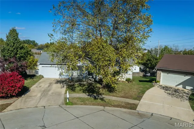$335,000 | 11 Bryan Valley Court, O'Fallon, MO 63366