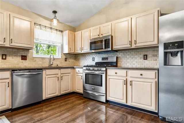 $335,000 | 11 Bryan Valley Court, O'Fallon, MO 63366