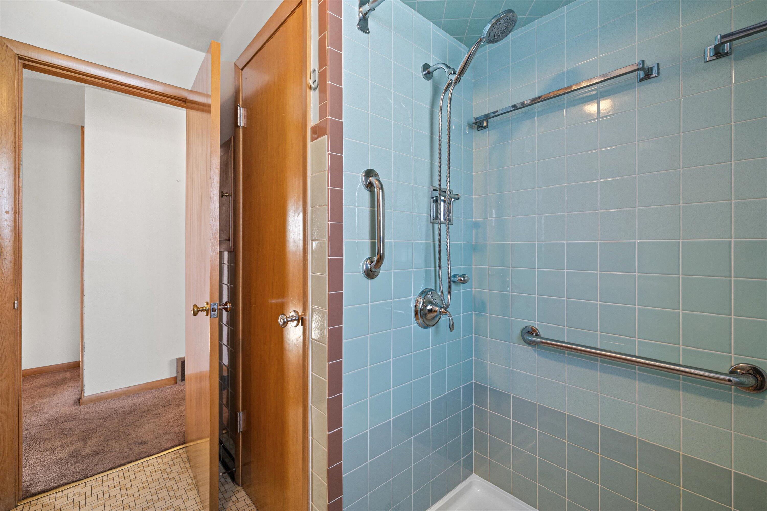 3925 83rd Place Pleasant Prairie, WI 53142 - Photo 20 of 39 16-IMG_4473