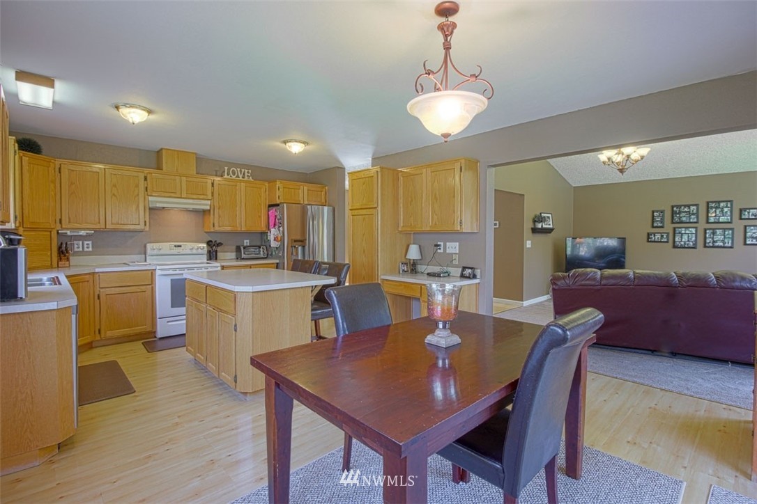 513 Powell Road Castle Rock, WA 98611 - Photo 9 of 24