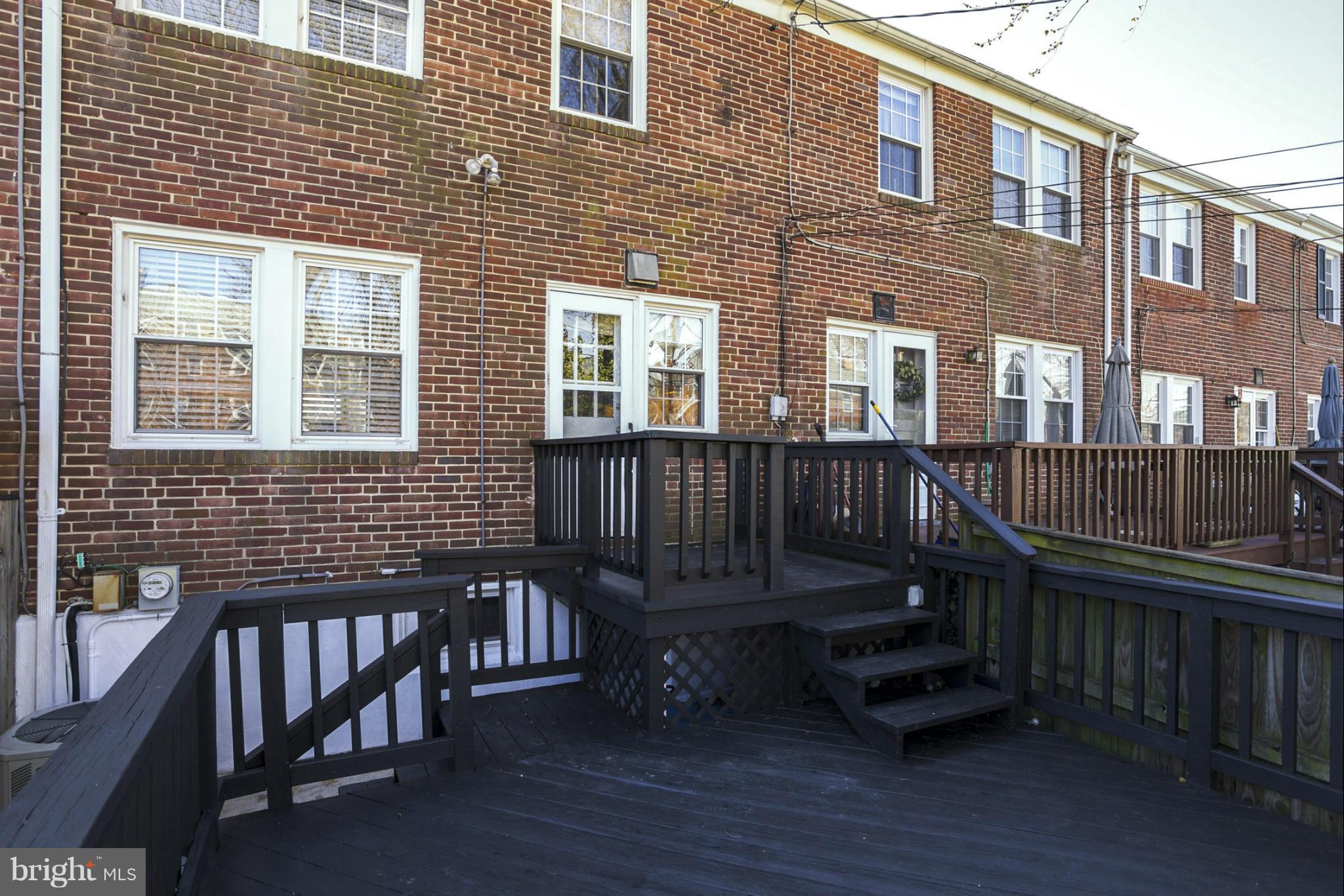 134 Overbrook Road Baltimore, MD 21212 - Photo 23 of 27 Tiered back deck