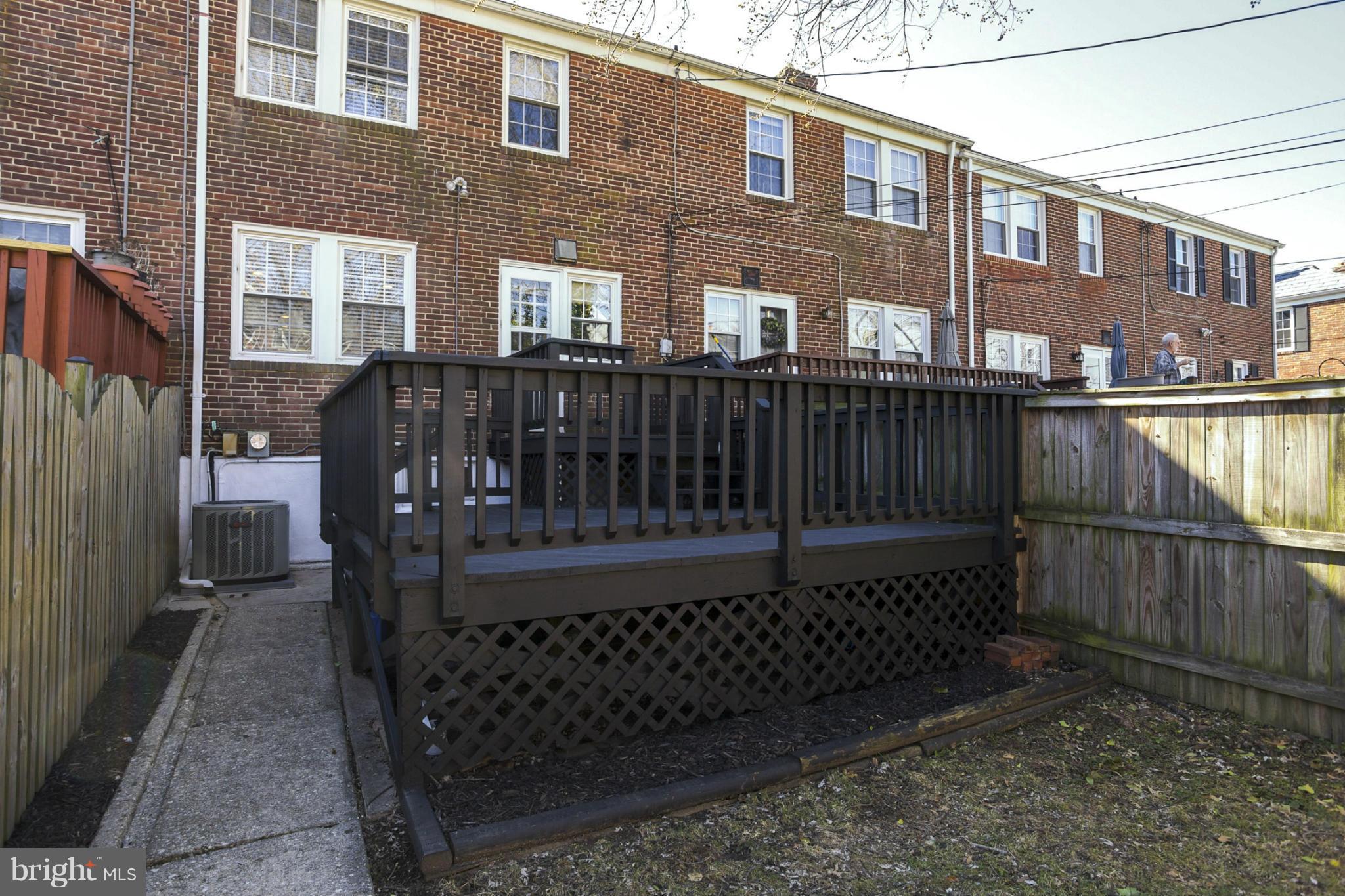 134 Overbrook Road Baltimore, MD 21212 - Photo 26 of 27 Large back deck