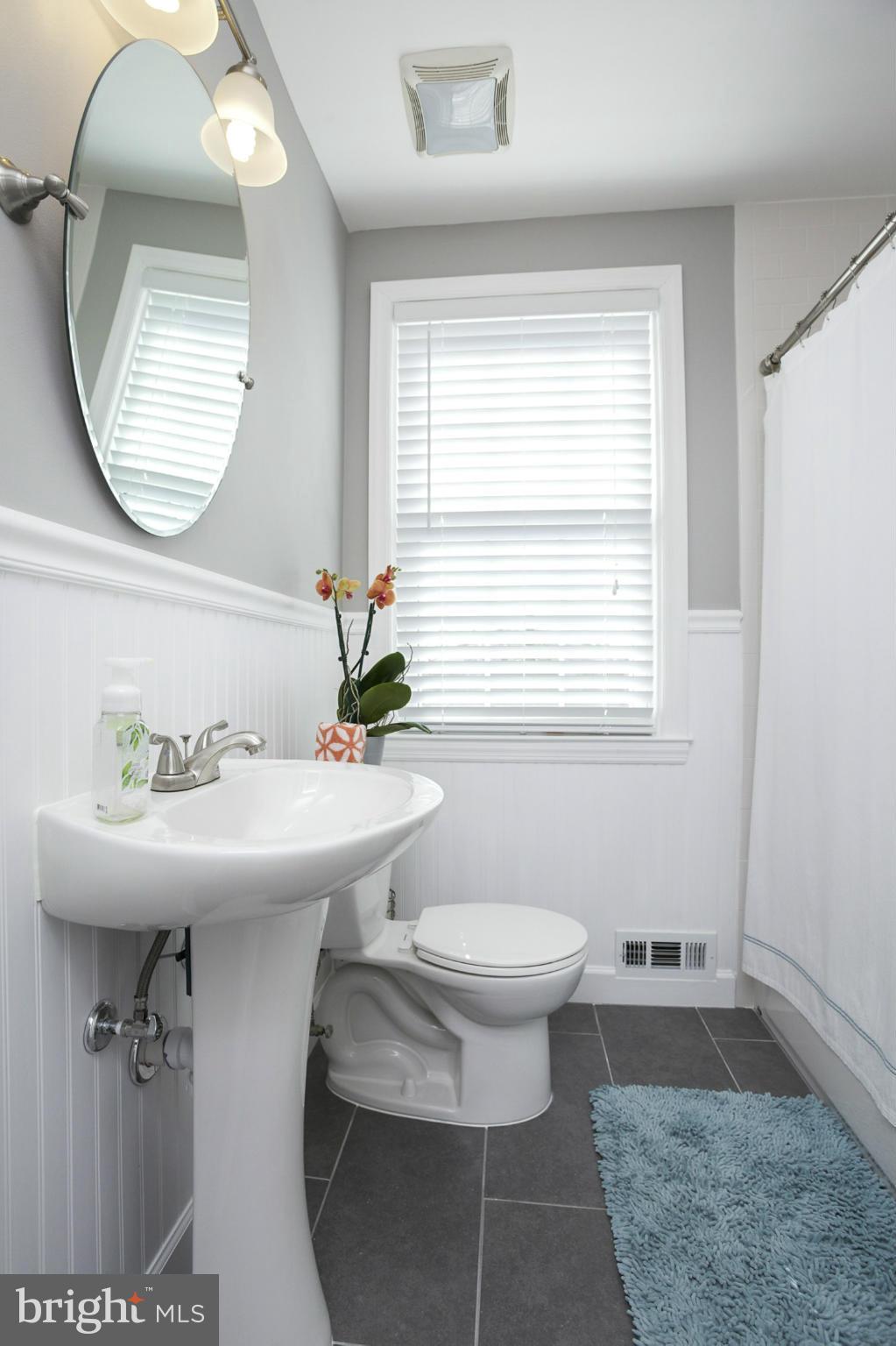 134 Overbrook Road Baltimore, MD 21212 - Photo 6 of 27 Fully renovated upstairs bath