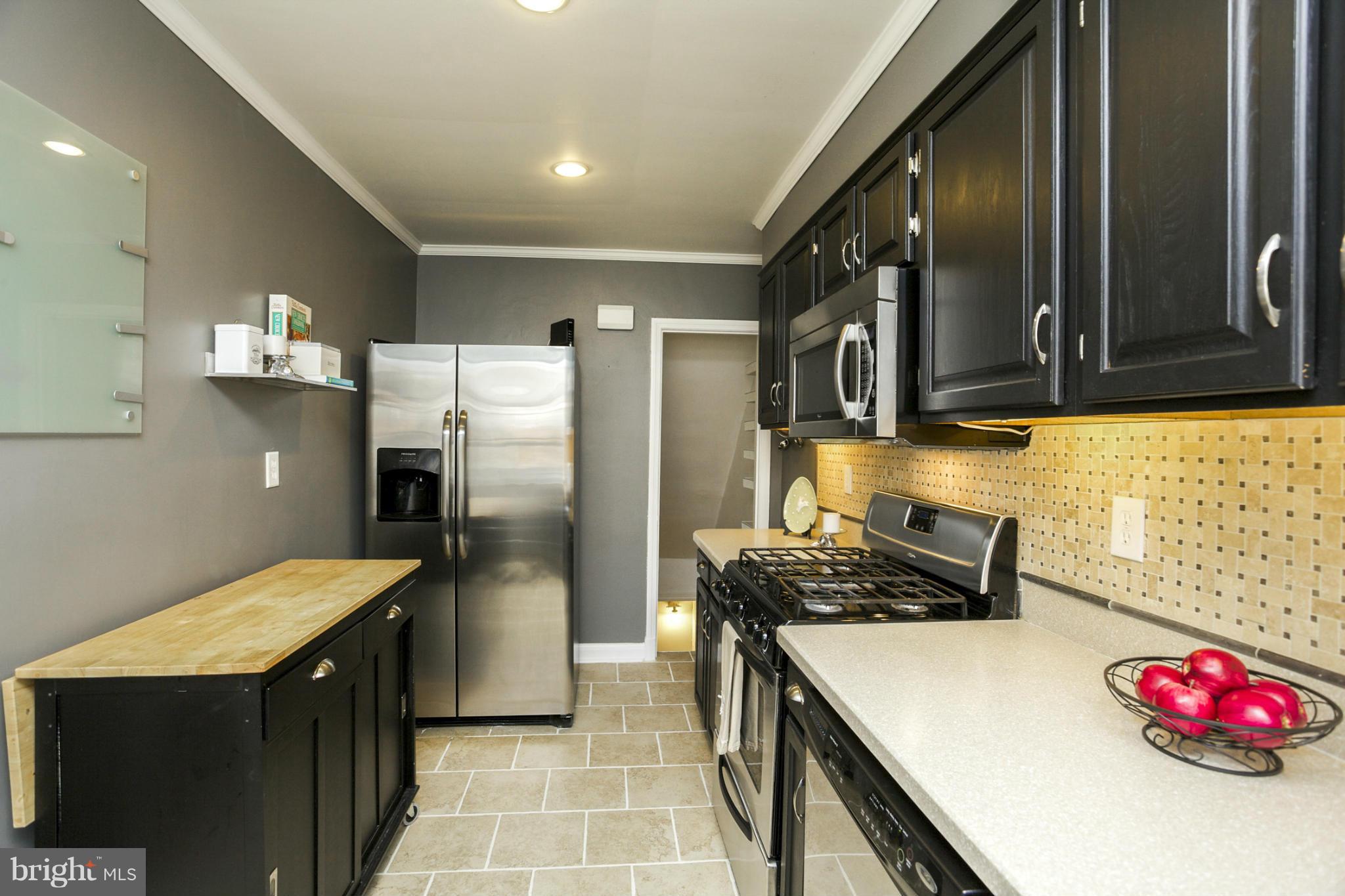 134 Overbrook Road Baltimore, MD 21212 - Photo 7 of 27 Updated kitchen