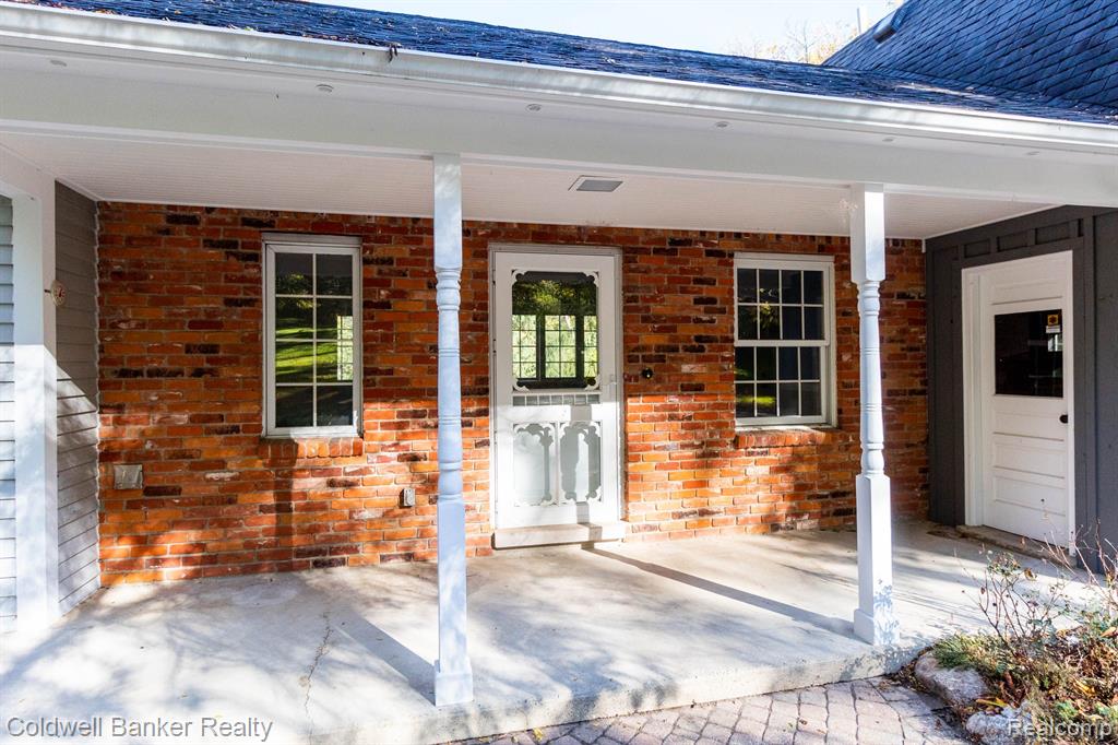 4565 Gallagher Road Rochester, MI 48306 - Photo 9 of 86