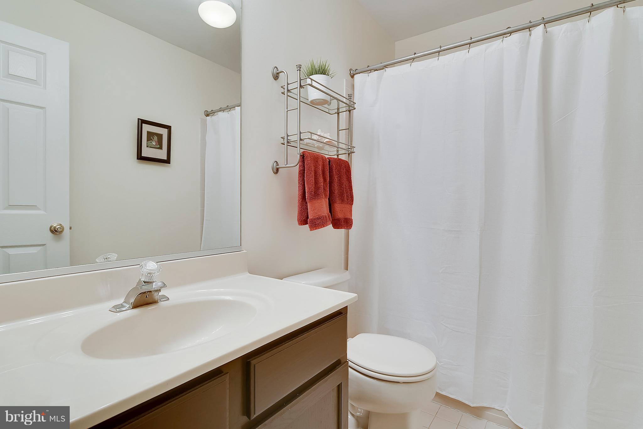 1270 Wild Hawthorn Way Reston, VA 20194 - Photo 15 of 26 Bath