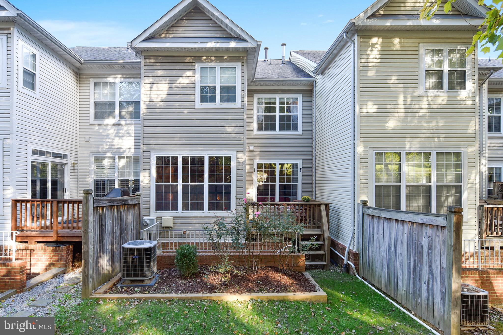 1270 Wild Hawthorn Way Reston, VA 20194 - Photo 3 of 26 Exterior (Rear)
