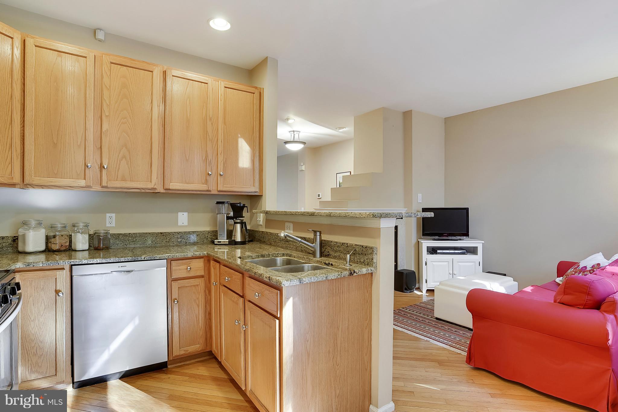 1270 Wild Hawthorn Way Reston, VA 20194 - Photo 8 of 26 Kitchen