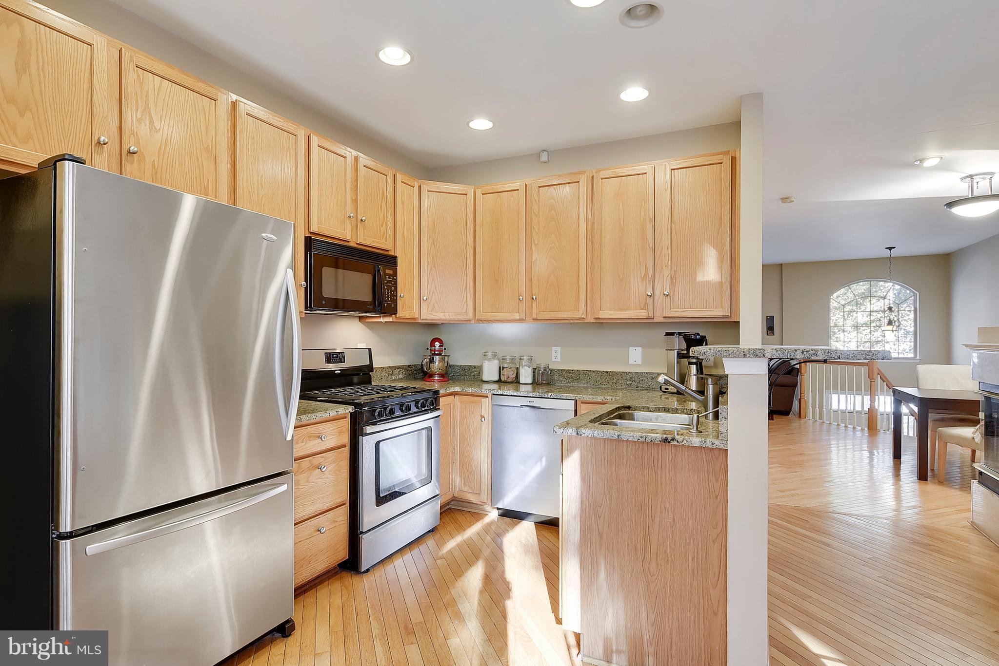 1270 Wild Hawthorn Way Reston, VA 20194 - Photo 9 of 26 Kitchen