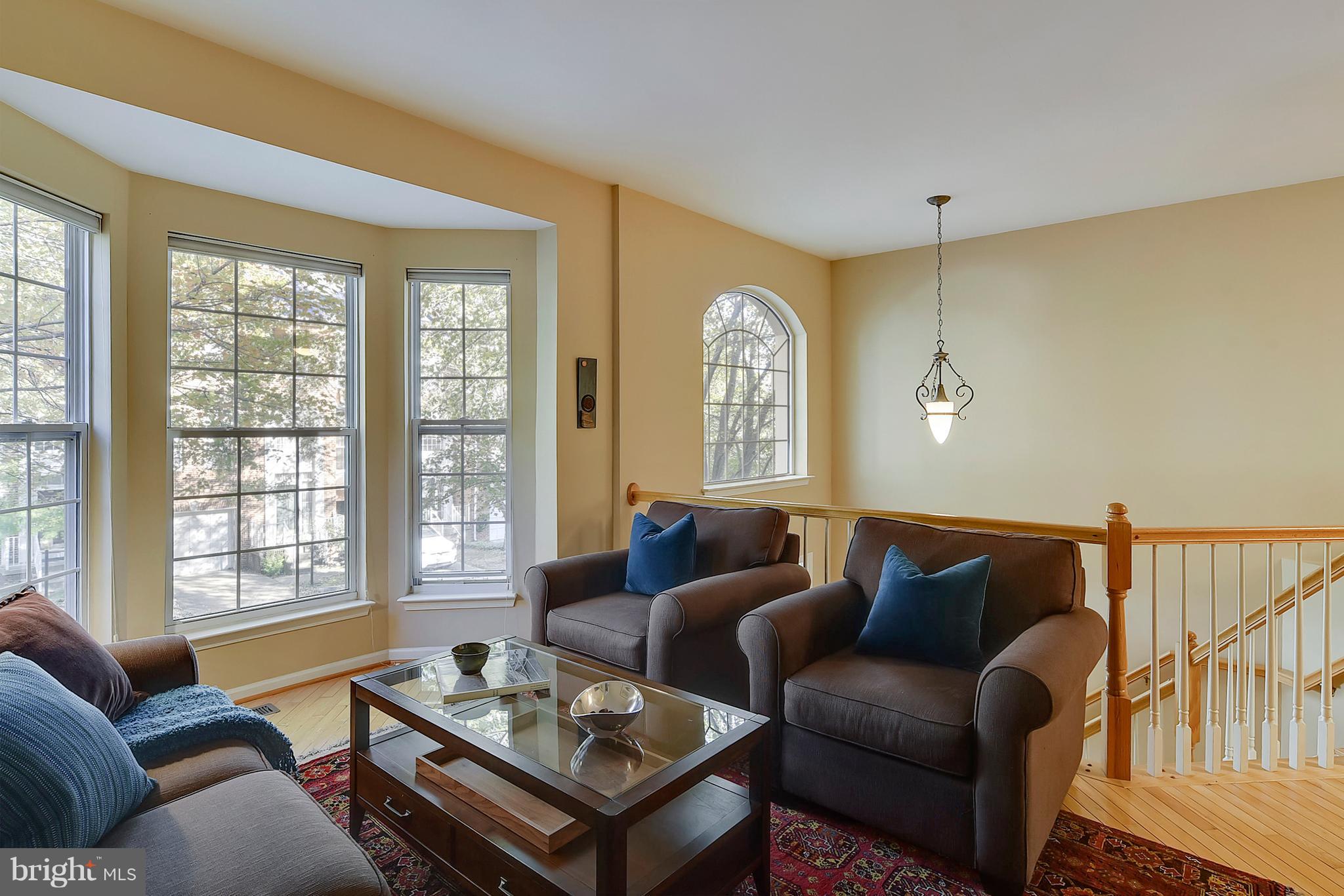 1270 Wild Hawthorn Way Reston, VA 20194 - Photo 10 of 26 Living Room