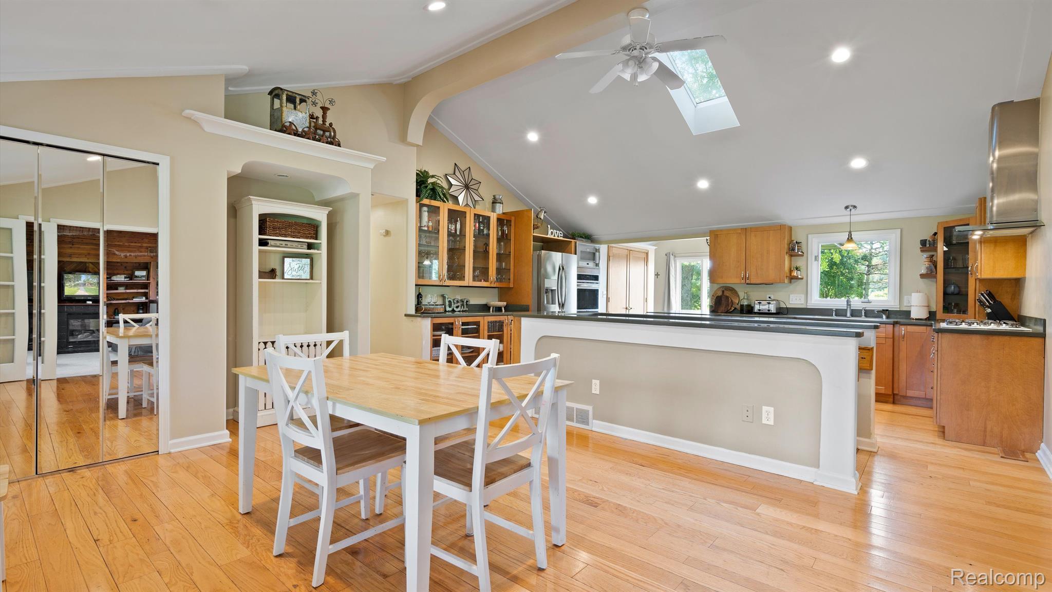 6100 West Coon Lake Road Howell, MI 48843 - Photo 11 of 48 Gallery Image 11