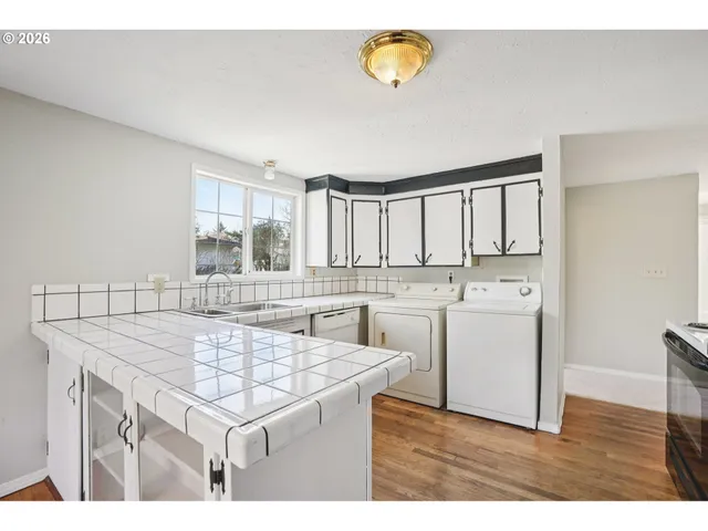 $359,000 | 16810 East Burnside Street, Portland, OR 97233