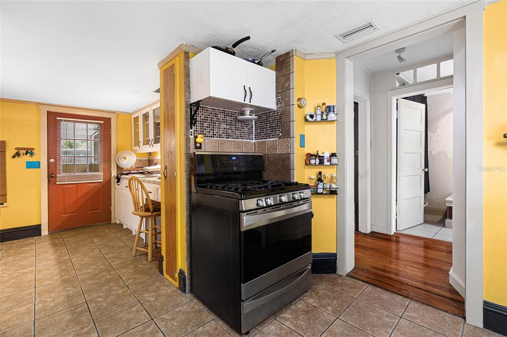 11 62nd Street Yankeetown, FL 34498 - Photo 24 of 33 a kitchen with a stove and a refrigerator