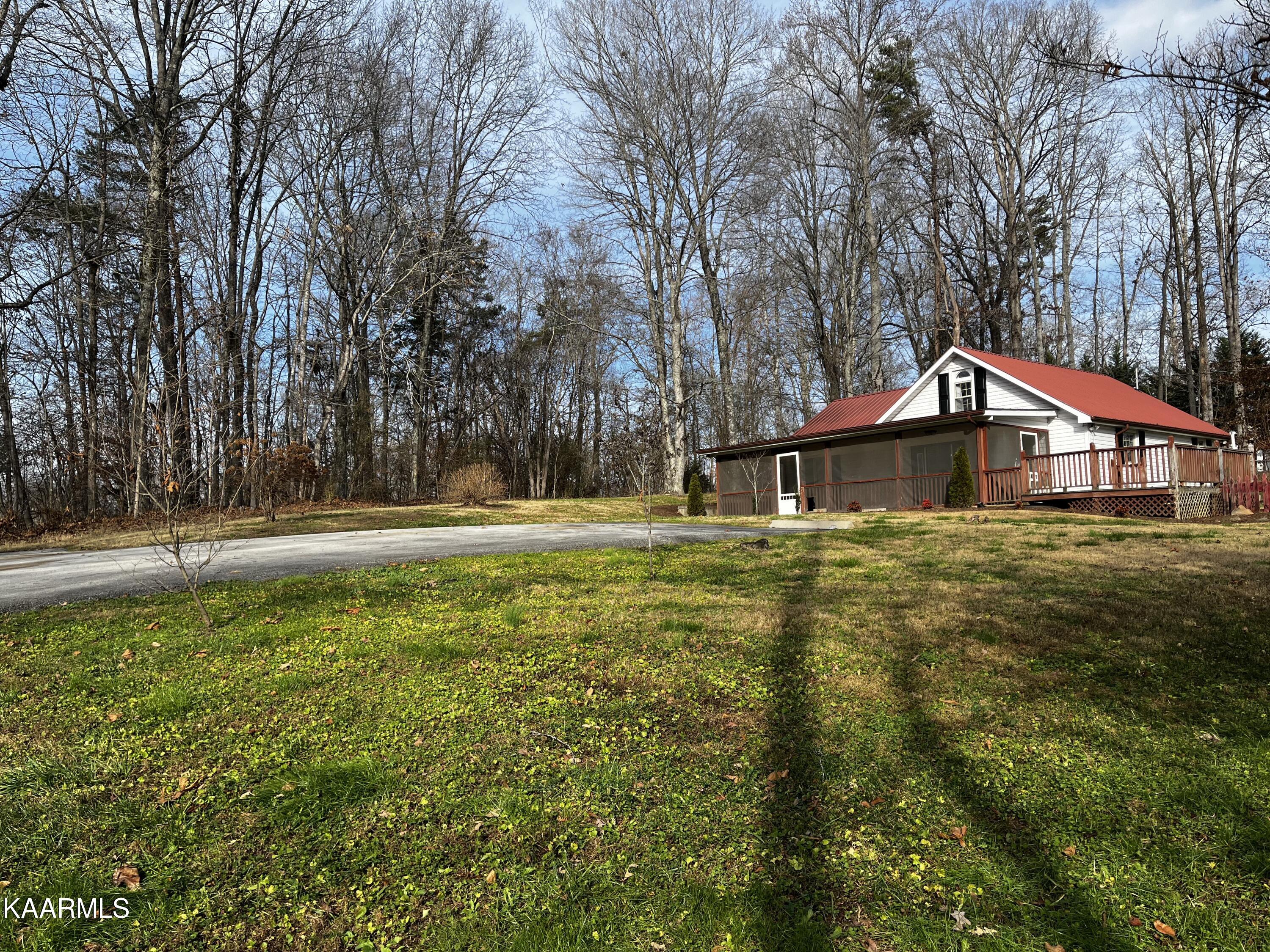 438 Miller Road Clinton, TN 37716 - Photo 1 of 44 parking in front