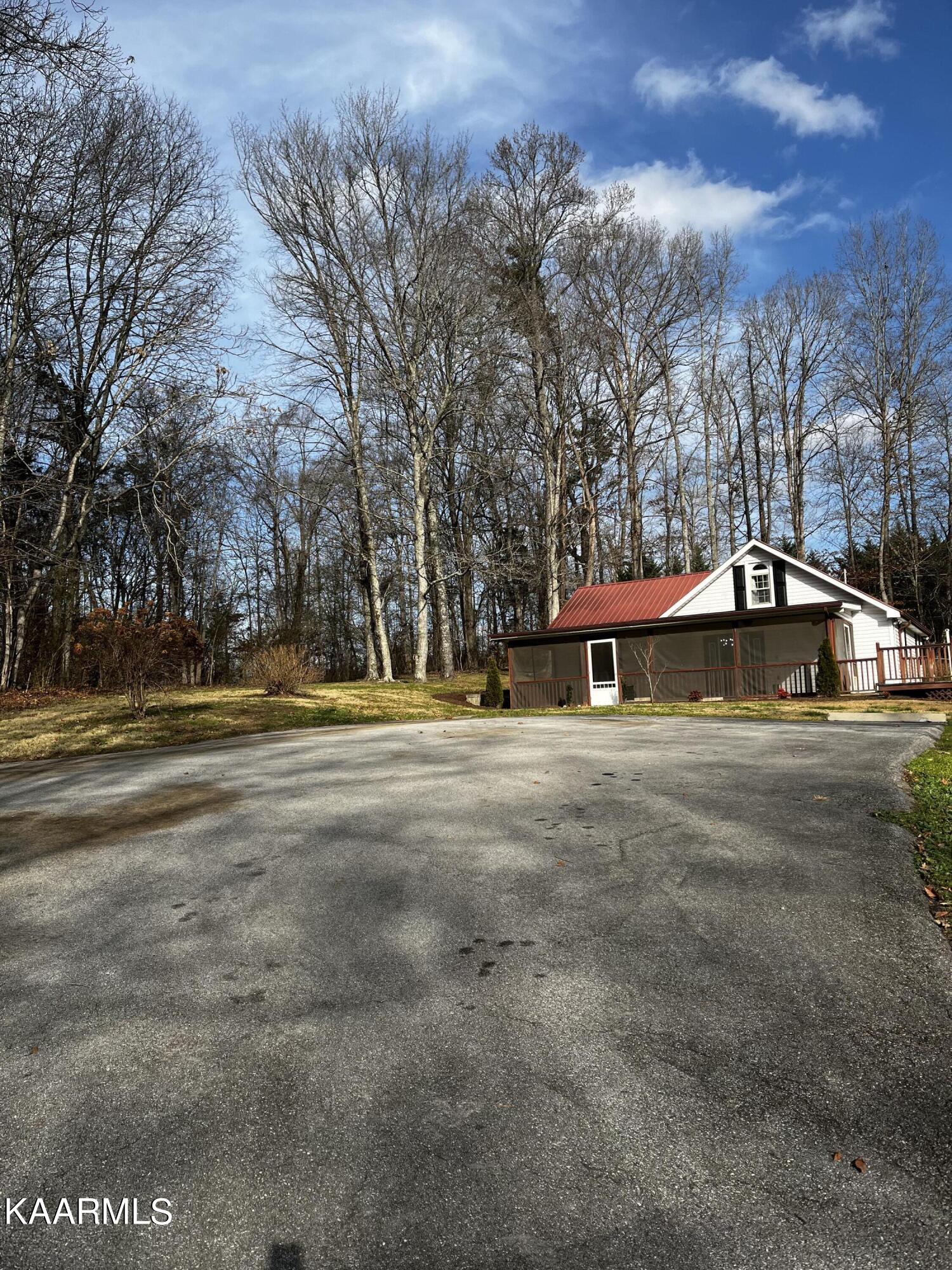 438 Miller Road Clinton, TN 37716 - Photo 12 of 44 parking space