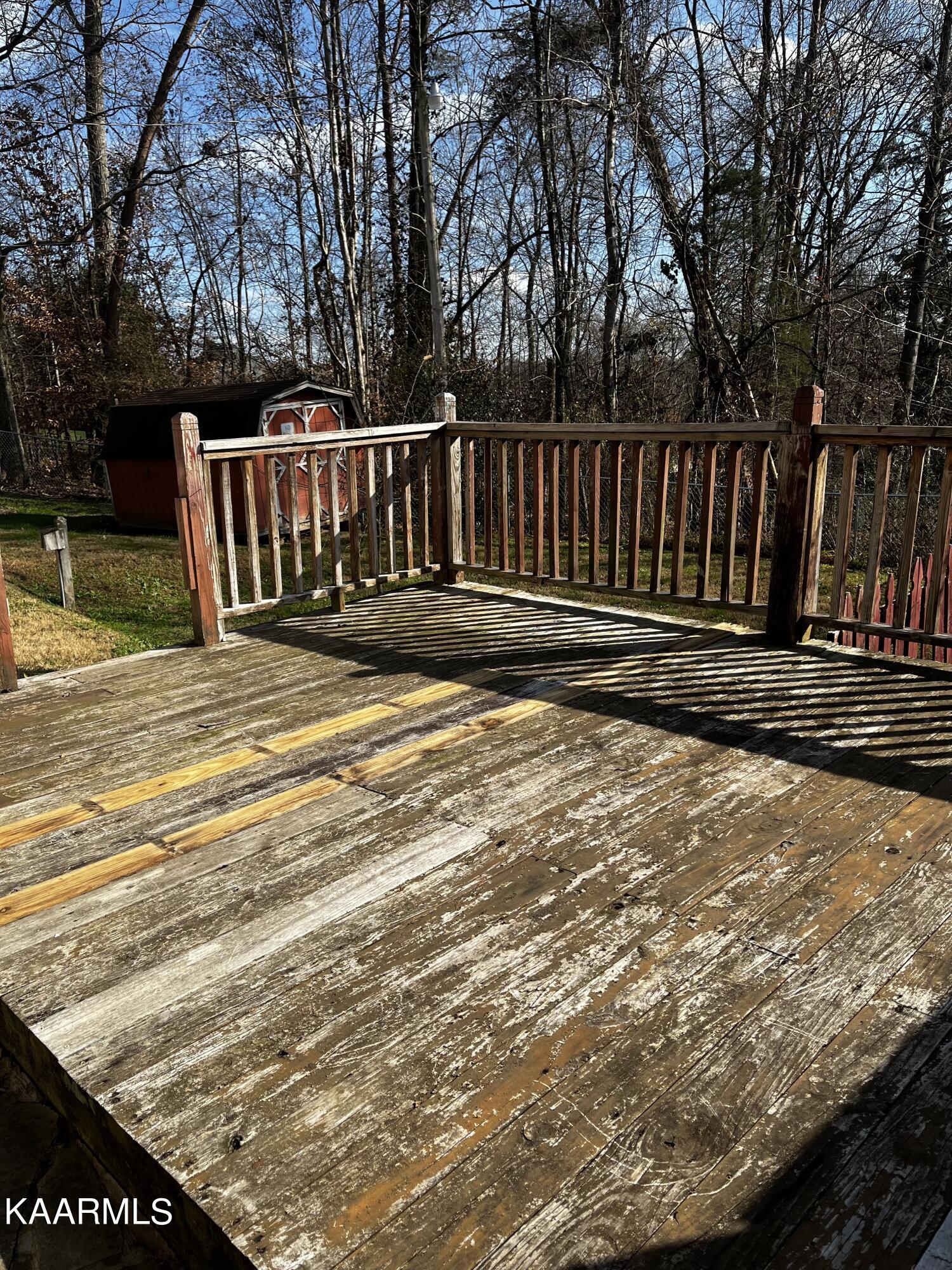 438 Miller Road Clinton, TN 37716 - Photo 15 of 44 Deck
