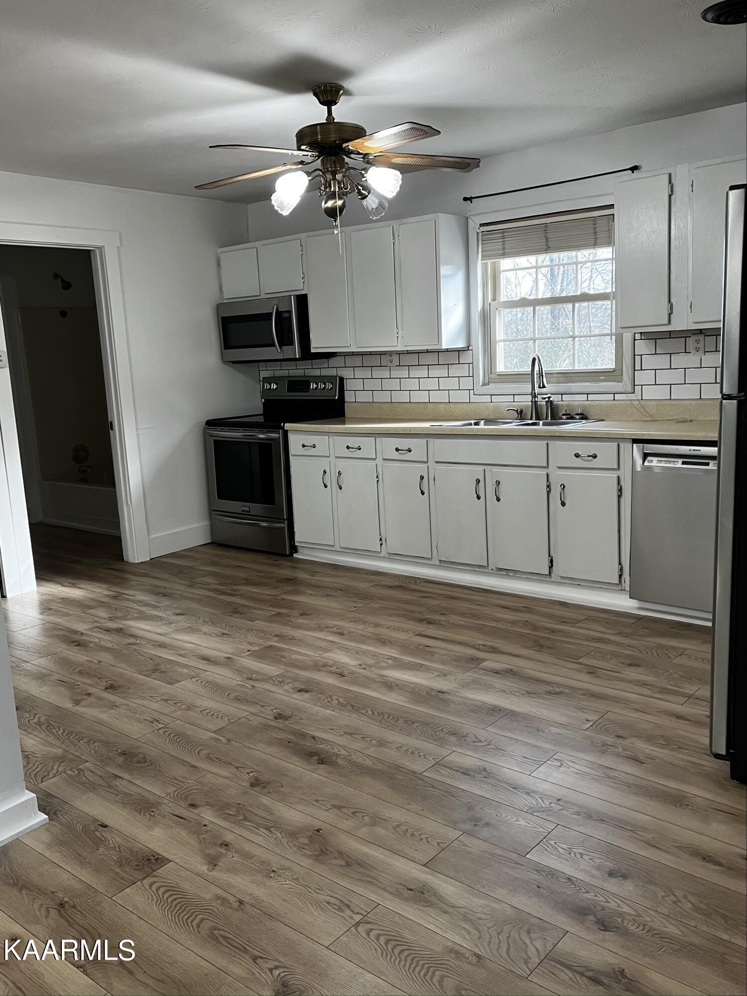 438 Miller Road Clinton, TN 37716 - Photo 25 of 44 Kitchen