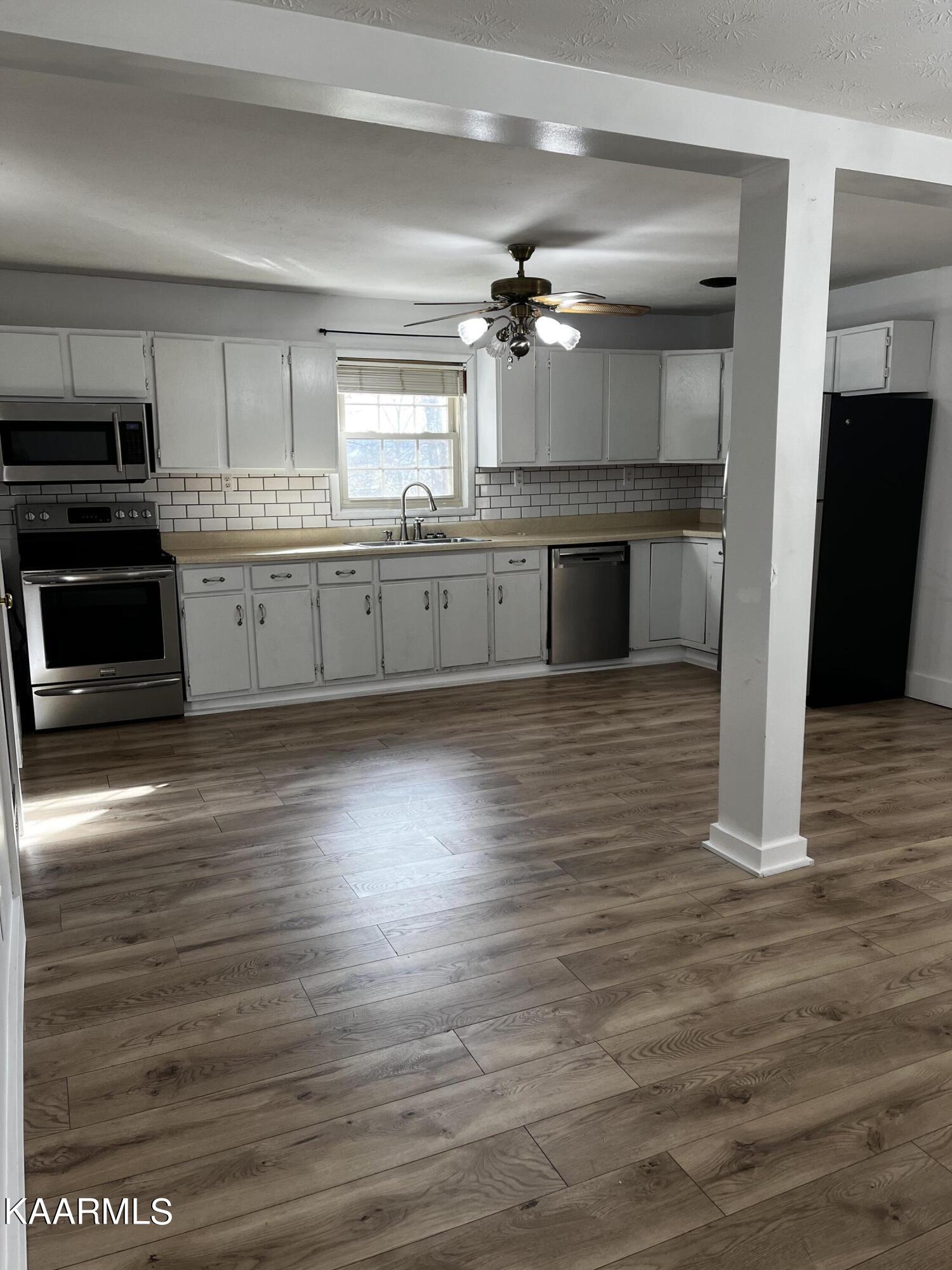 438 Miller Road Clinton, TN 37716 - Photo 26 of 44 Kitchen from dining room