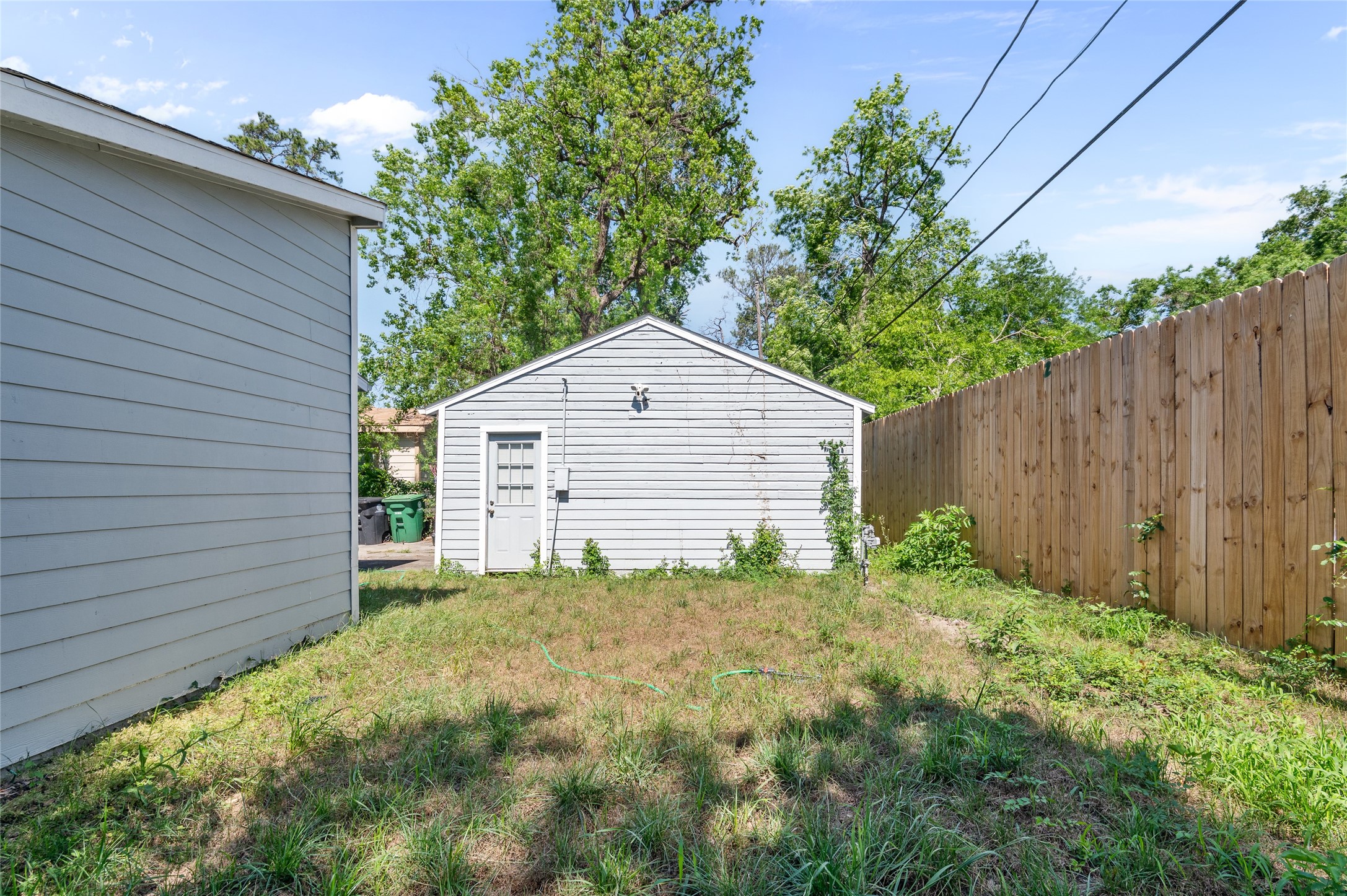 3853 Rosedale Street Houston, TX 77004 - Photo 47 of 50 Private backyard with newly added privacy fence.