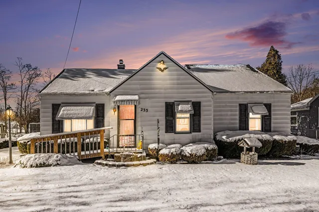 $161,000 | 233 Oak Street, Battle Creek, MI 49037