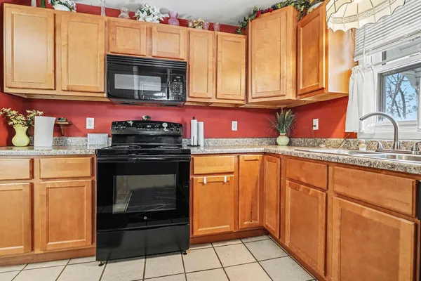 $155,500 | 233 Oak Street, Battle Creek, MI 49037