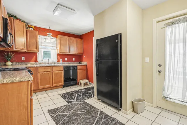 $161,000 | 233 Oak Street, Battle Creek, MI 49037