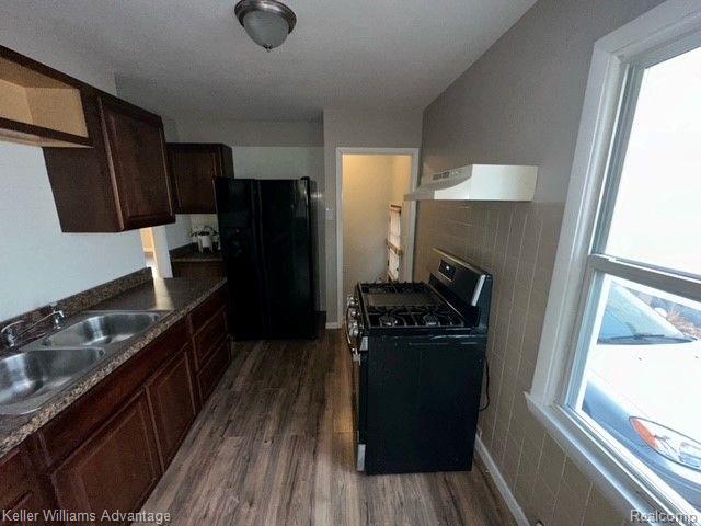 22036 Normandy Avenue Eastpointe, MI 48021 - Photo 7 of 10