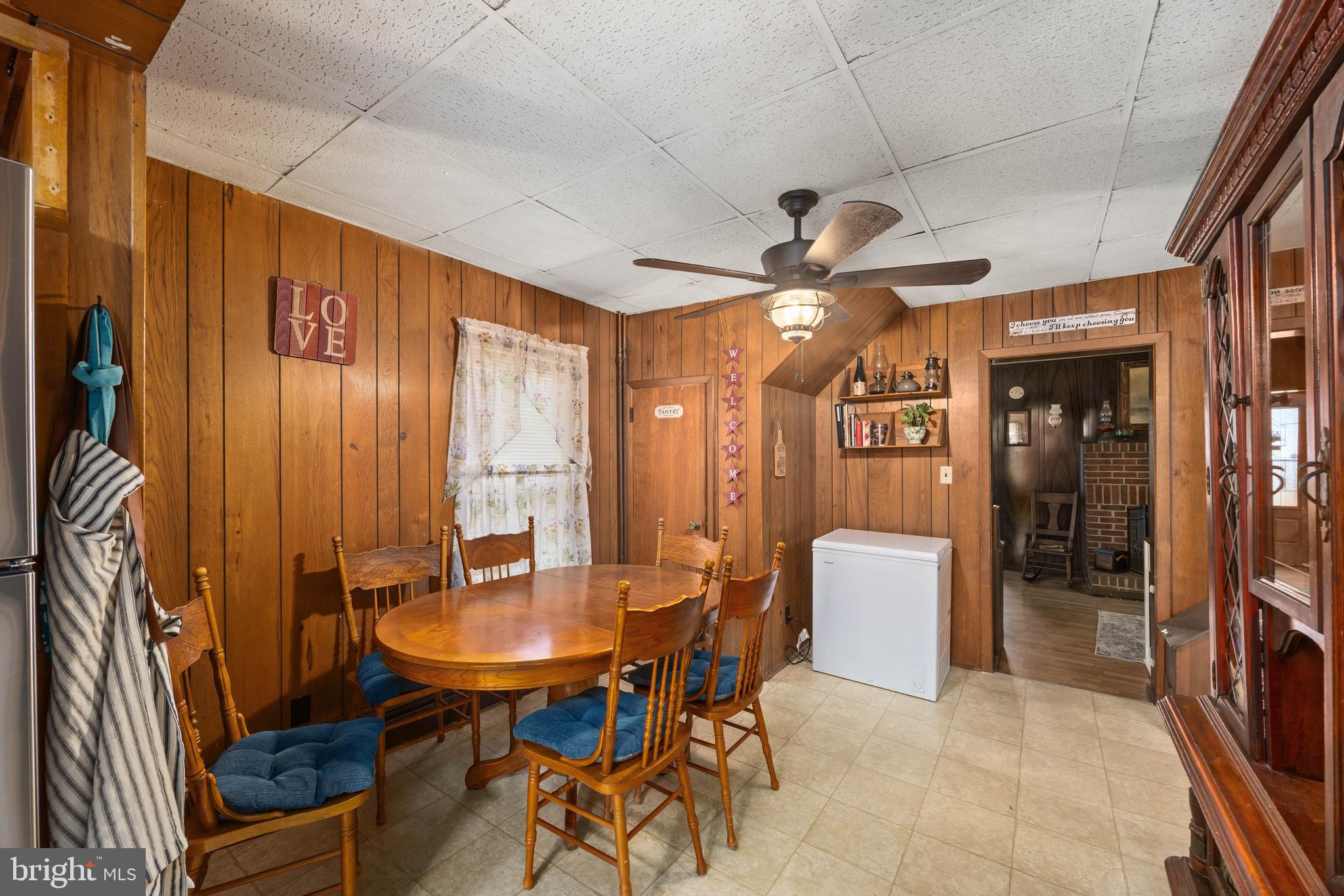 26467 Mariners Road Crisfield, MD 21817 - Photo 19 of 44 a dining room with furniture and window