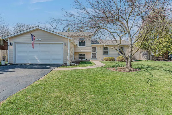 $599,000 | 1613 Fairway Lane, Naperville, IL 60565