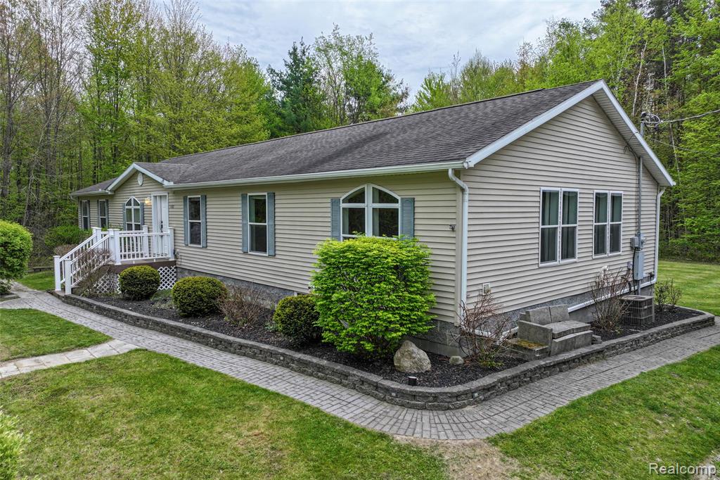 4587 Brown Road Vassar, MI 48768 - Photo 8 of 49