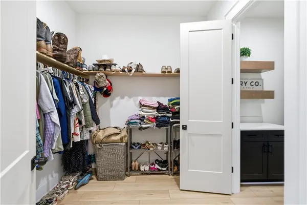 $989,900 | 270 Indian Creek Road, Good Hope, GA 30641