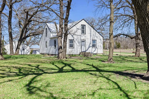 $350,000 | 58446 150th Street, Litchfield, MN 55355